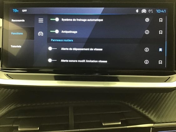 Peugeot 2008 Hybrid 145 e-DCS6 GT Rouge Elixir