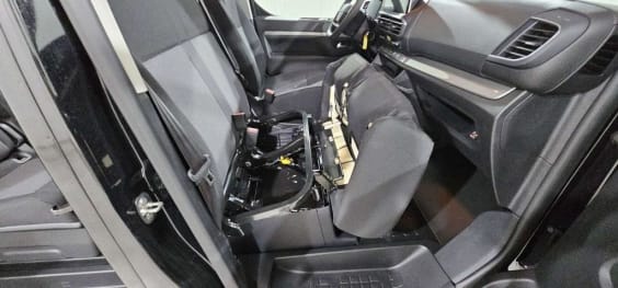 Peugeot Traveller Traveller M 2.2 Diesel 180ch S&S EAT8 Business Noir Perla