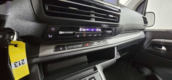 Peugeot Traveller Traveller M 2.2 Diesel 180ch S&S EAT8 Business Noir Perla