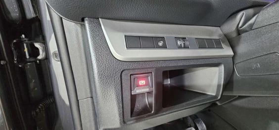 Peugeot Traveller Traveller M Diesel 180 ch Automatique Business Pack Gris Titane
