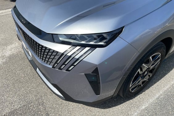Peugeot 5008 HYBRID 145CH E-DCS6 GT Gris Artense - Toit Noir
