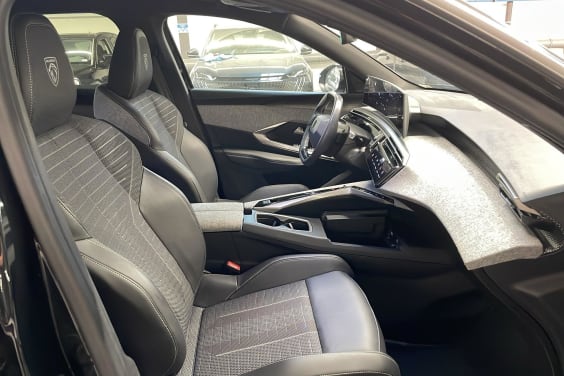 Peugeot 3008 Hybrid 145 e-DCS6 GT Noir Perla Nera