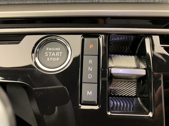 Peugeot 3008 Hybrid 145 e-DCS6 Allure Noir Perla Nera
