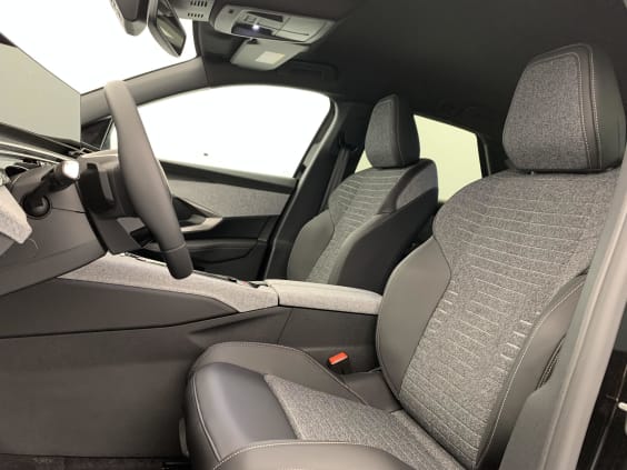 Peugeot 3008 Hybrid 145 e-DCS6 Allure Noir Perla Nera