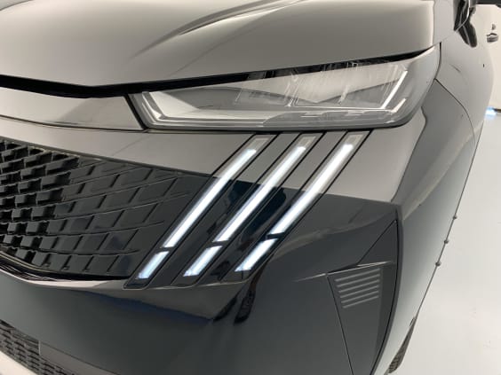 Peugeot 3008 Hybrid 145 e-DCS6 Allure Noir Perla Nera