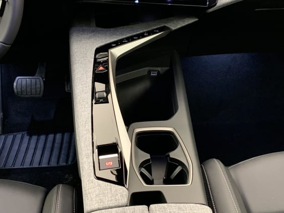 Peugeot 3008 Hybrid 145 e-DCS6 Allure Noir Perla Nera