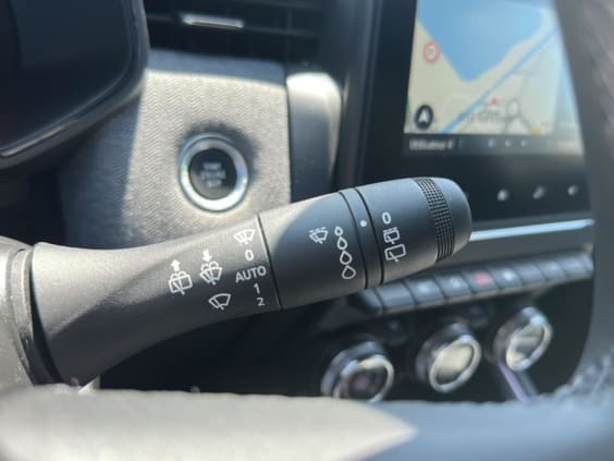 Renault CLIO V 1.0 tce 90 techno Gris Rafale