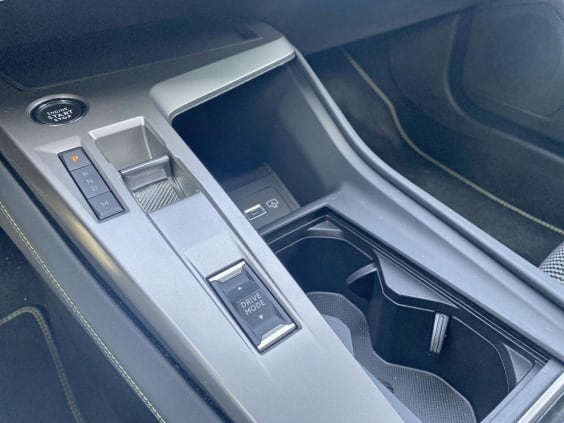Peugeot 308 1.2 hybrid 145 gt e-dcs6 Gris