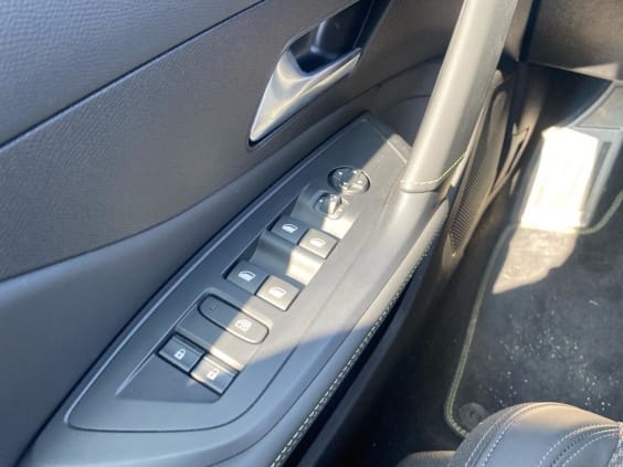 Peugeot 308 1.2 hybrid 145 gt e-dcs6 Gris