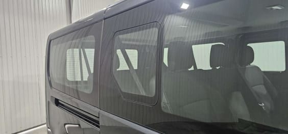 Nissan PRIMASTAR COMBI Primastar Combi L2H1 3.0t 2.0 dCi 150 S/S BVM N-Connecta Gris Comète