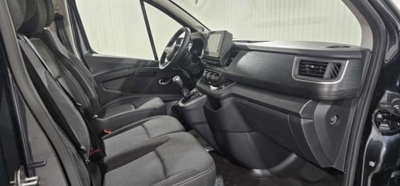 Nissan PRIMASTAR COMBI Primastar Combi L2H1 3.0t 2.0 dCi 150 S/S BVM N-Connecta Gris Comète