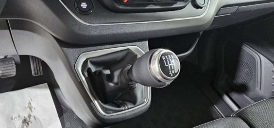 Nissan PRIMASTAR COMBI Primastar Combi L2H1 3.0t 2.0 dCi 150 S/S BVM N-Connecta Gris Comète