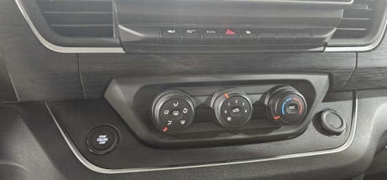 Nissan PRIMASTAR COMBI Primastar Combi L2H1 3.0t 2.0 dCi 150 S/S BVM N-Connecta Gris Comète
