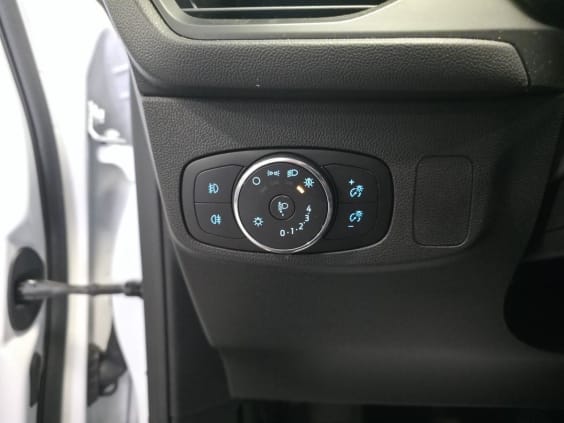 Ford Focus SW Ford 1.5 TDCi EcoBlue Cool&Connect Blanc