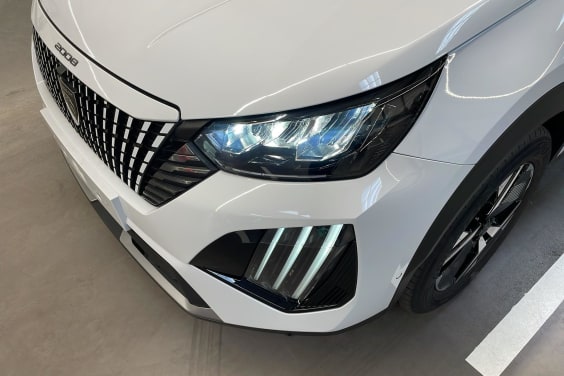 Peugeot 2008 PureTech 100 S&S BVM6 Allure Blanc Okenite