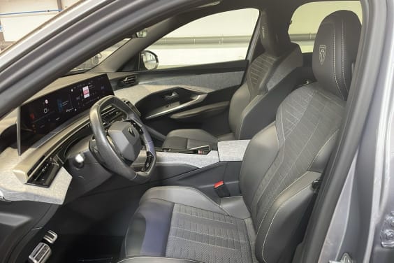 Peugeot 3008 Hybrid 145 e-DCS6 GT Gris Artense / Toit Noir