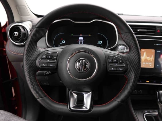 MG ZS 1.0 T 110 AUT LUXURY Rouge
