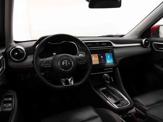 MG ZS 1.0 T 110 AUT LUXURY Rouge