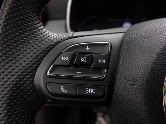 MG ZS 1.0 T 110 AUT LUXURY Rouge