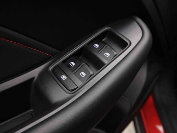MG ZS 1.0 T 110 AUT LUXURY Rouge