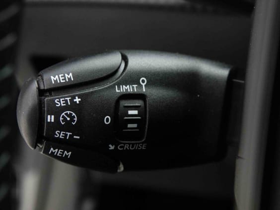 Peugeot 208 1.2 T 100 Allure Gris