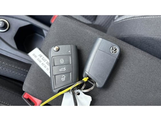 Volkswagen POLO 1.0 TSI 95 Life Gris Reflex