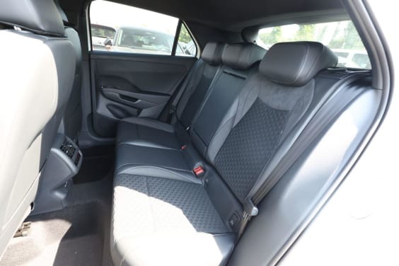 Volkswagen T-roc 150 DSG R-LINE Blanc