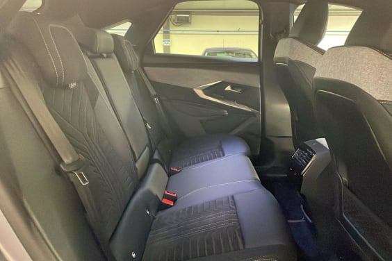 Peugeot 3008 Hybrid 145 e-DCS6 GT Gris Artense / Toit Noir