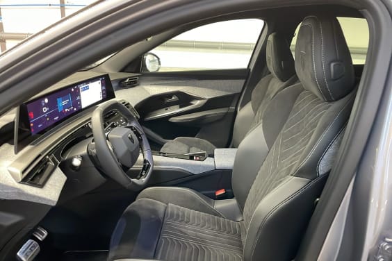 Peugeot 3008 Hybrid 145 e-DCS6 GT Gris Artense / Toit Noir