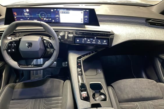 Peugeot 3008 Hybrid 145 e-DCS6 GT Gris Artense / Toit Noir