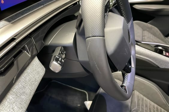 Peugeot 3008 Hybrid 145 e-DCS6 GT Gris Artense / Toit Noir