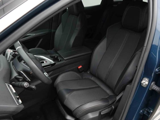 Peugeot 3008 1.2T 130 EAT8 GT Bleu