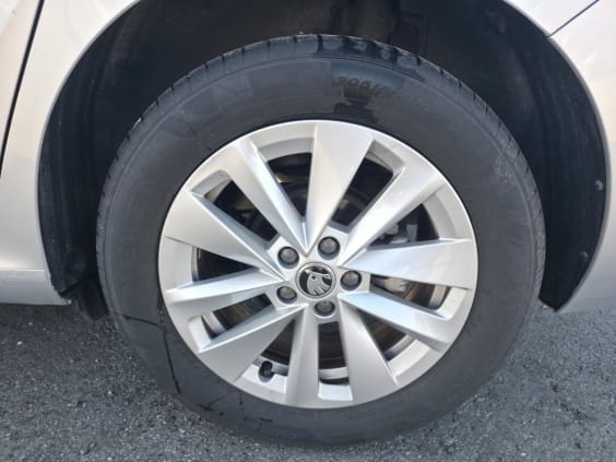Skoda Scala 1.0 TSI Evo - 110 - BV DSG7  Ambition Gris 