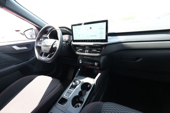 Ford KUGA 180 FHEV ST-LINE Noir