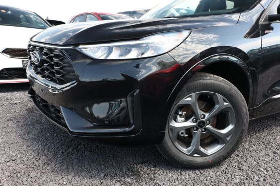 Ford KUGA 180 FHEV ST-LINE Noir