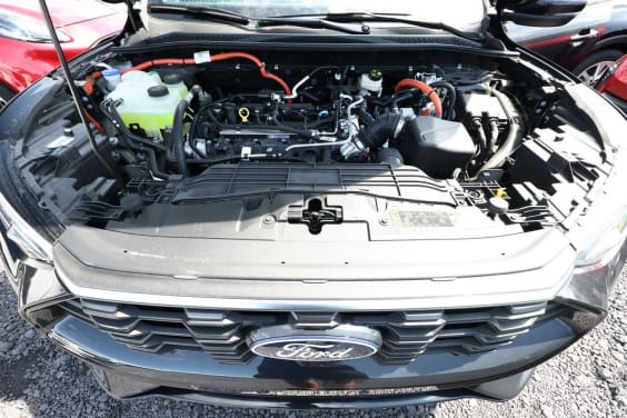 Ford KUGA 180 FHEV ST-LINE Noir