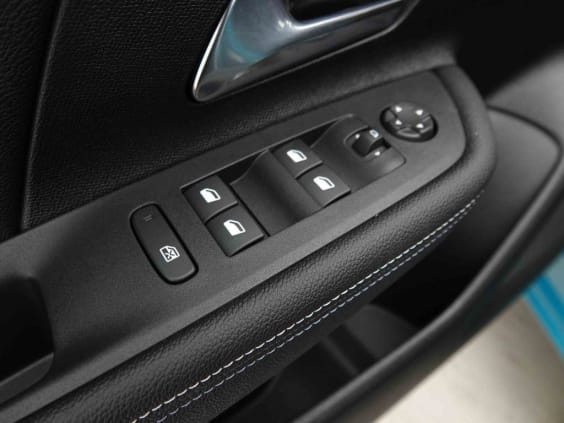 Opel Mokka 145 E-DCT6 HYBRID GS VERT