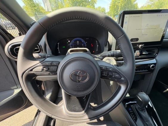 Toyota Yaris Cross Hybride 130h 2WD Design Noir Intense Métallisé
