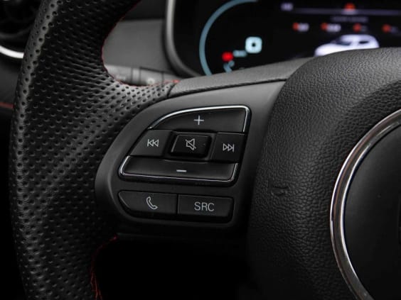 MG ZS 1.5 VTI TECH LUXURY Noir
