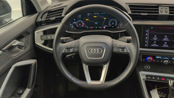 Audi Q3 Sportback 35 TDI 150 CH S TRONIC 7 BUSINESS LINE Noir Mythic
