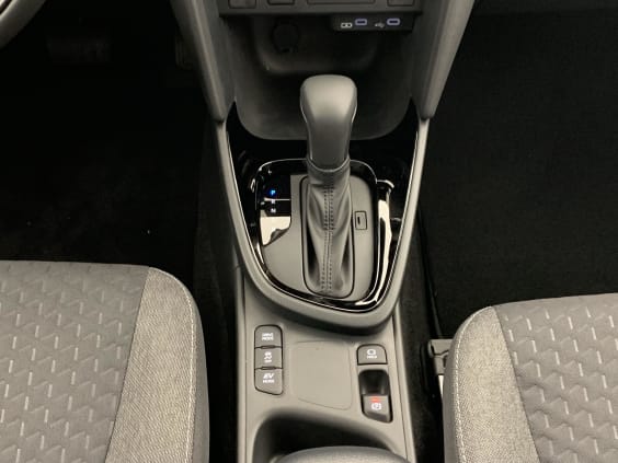 Toyota Yaris Cross Hybride 130h 2WD Design Gris Atlas