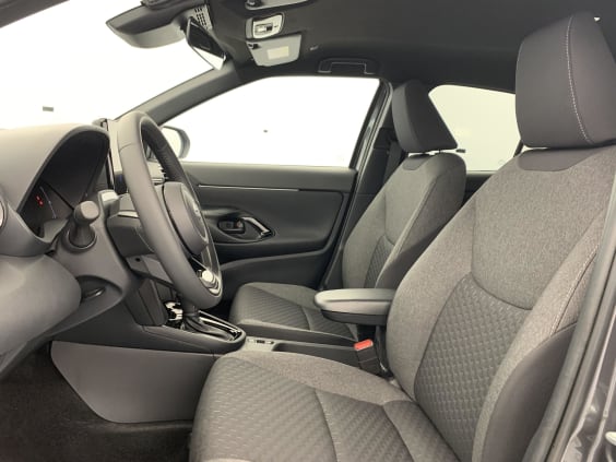 Toyota Yaris Cross Hybride 130h 2WD Design Gris Atlas