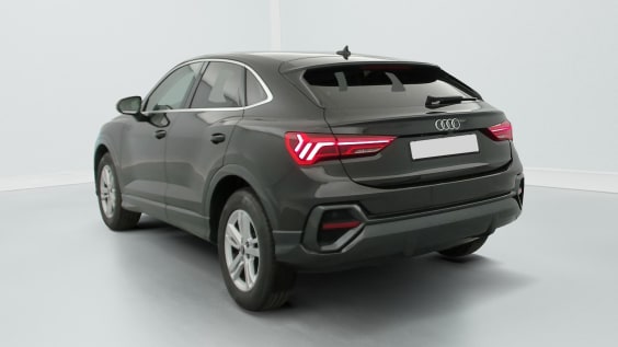 Audi Q3 Sportback 35 TDI 150 CH S TRONIC 7 BUSINESS LINE Noir Mythic