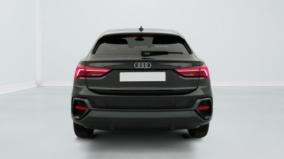 Audi Q3 Sportback 35 TDI 150 CH S TRONIC 7 BUSINESS LINE Noir Mythic