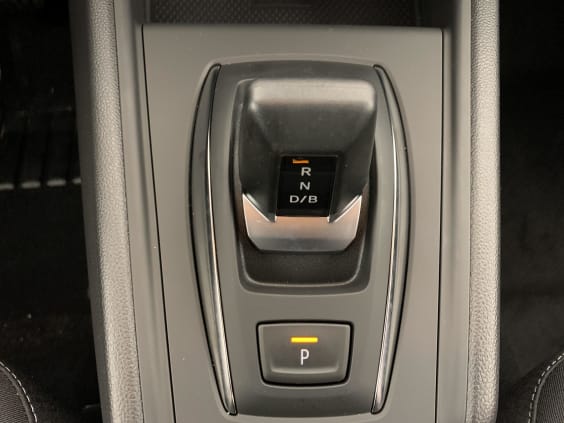 Renault CAPTUR E-Tech full hybrid 160 ch Evolution Blanc Nacré / Toit Noir Étoilé