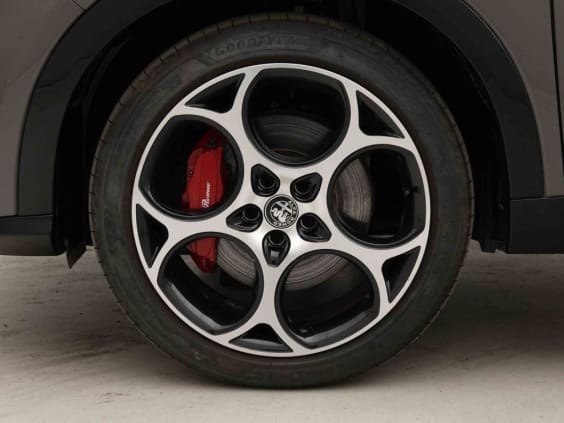 Alfa Romeo Tonale 1.5 HYBRID AUT 175 VELOCE PACK Gris