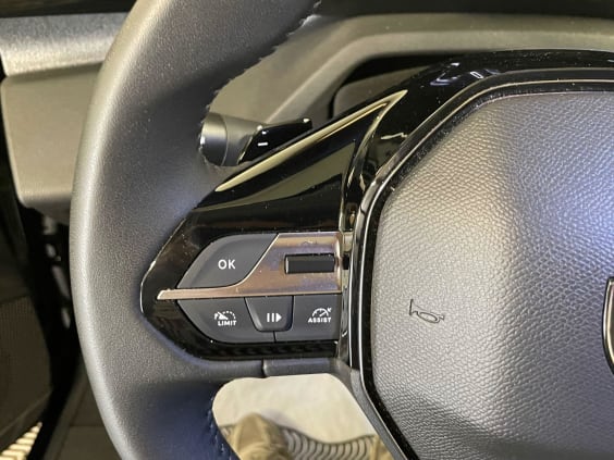 Peugeot 408 Hybrid 145 e-DCS6 Allure Noir