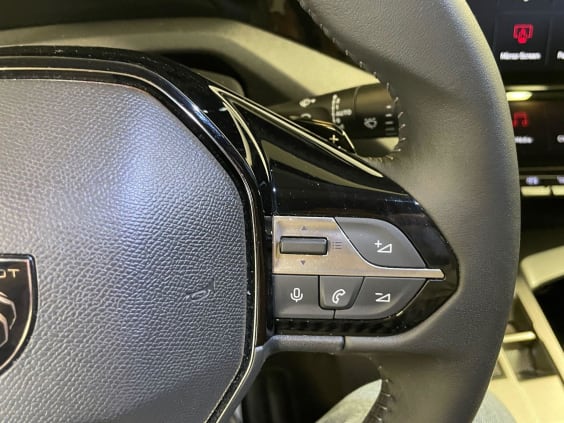 Peugeot 408 Hybrid 145 e-DCS6 Allure Noir