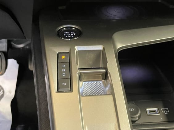 Peugeot 408 Hybrid 145 e-DCS6 Allure Noir