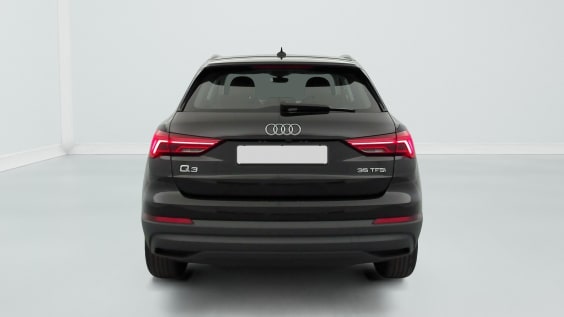 Audi Q3 35 TFSI 150 CH S TRONIC 7 BUSINESS LINE Noir Mythic